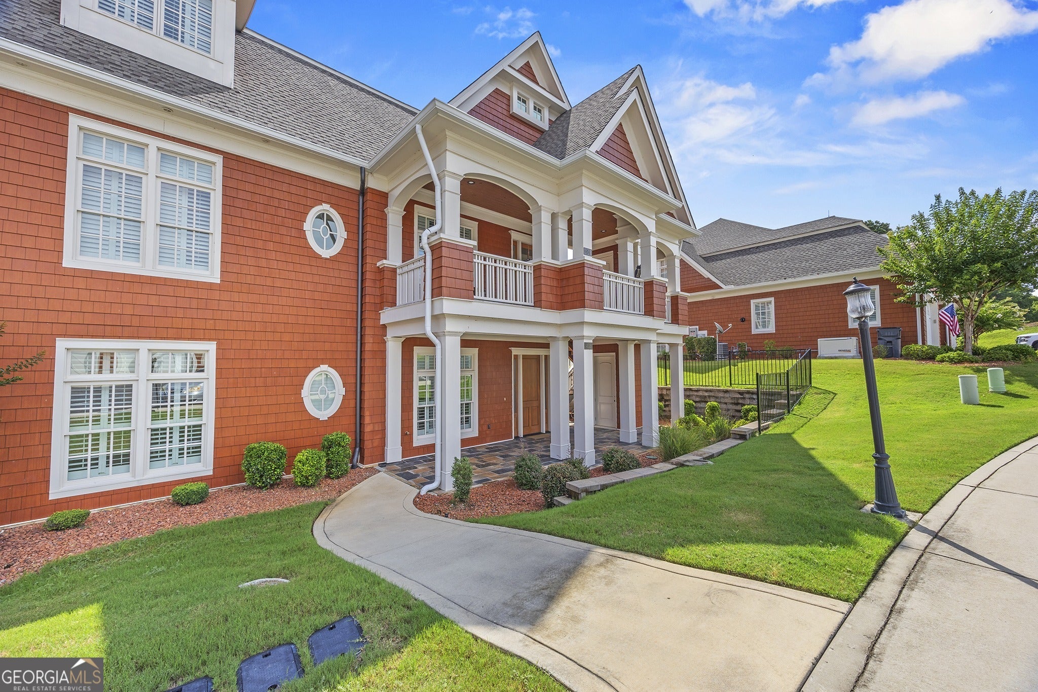140 Silver Birch Lane NE 402