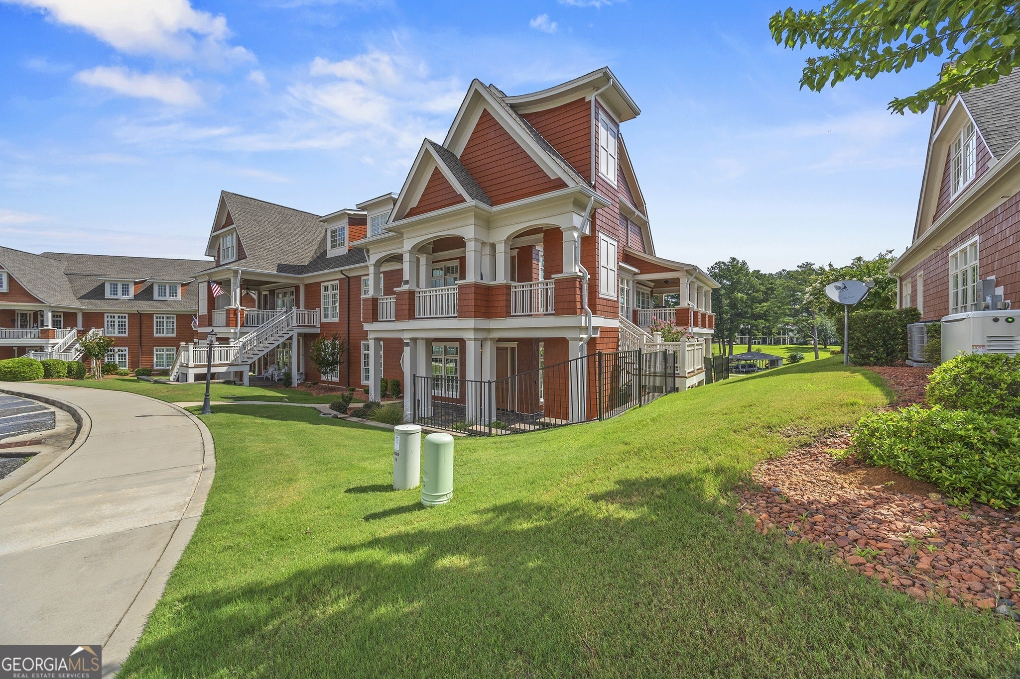 140 Silver Birch Lane NE 402