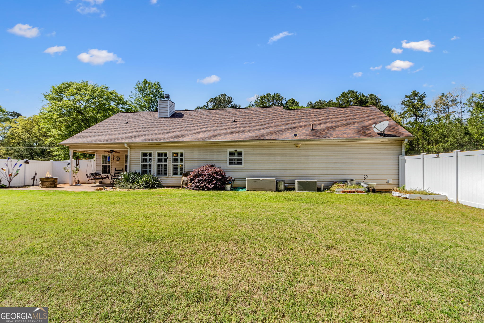 Winder, Georgia 30680, United States, 3 Bedrooms Bedrooms, ,2 BathroomsBathrooms,Residential,Pending,108173