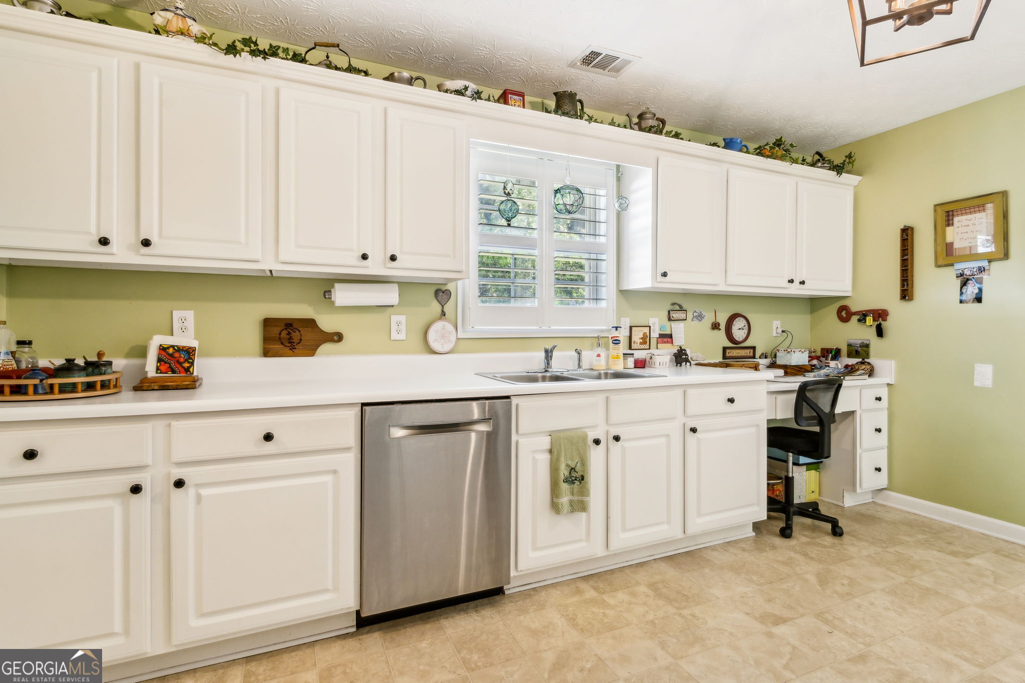 Winder, Georgia 30680, United States, 3 Bedrooms Bedrooms, ,2 BathroomsBathrooms,Residential,Pending,108173