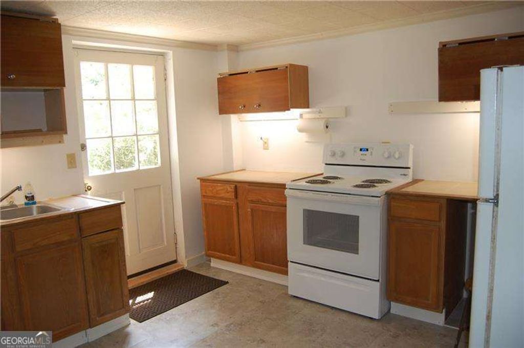 Photo of 649 SW Kenilworth Circle #BASEMENT APT, Stone Mountain, GA 30083 (MLS # 10722930)