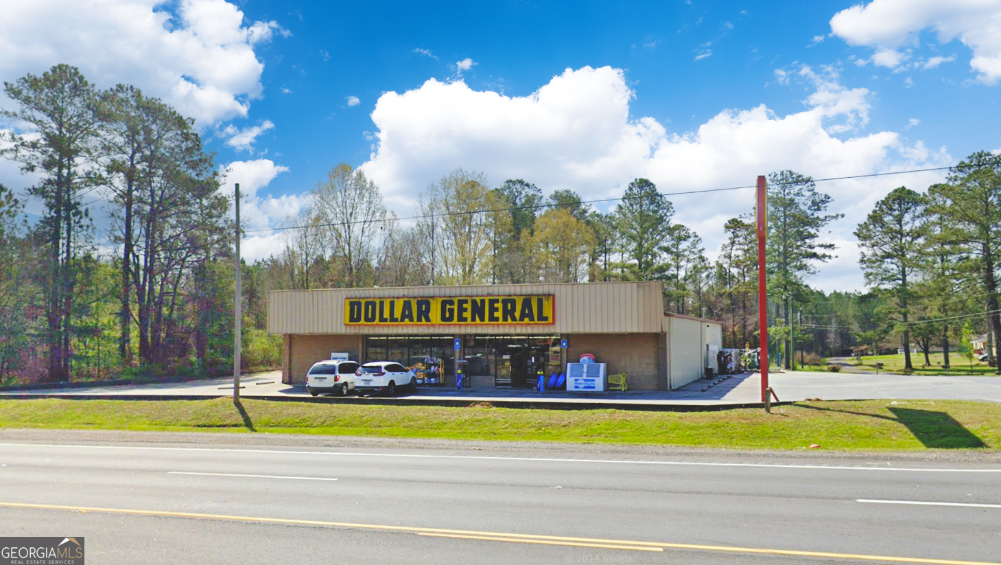 Former Dollar General on Alabama Hwy, Across from Coosa High School (846 Students) and Coosa Middle School (537 Students), New Dollar General Market going on 0.25 miles away, Near major employers: General Shale Brick and Georgia Pacific Corporation, 15 Minutes from the Rome Braves Stadium the Atlanta Braves Class A affiliate, 15 Minutes from the picturesque Berry College (2,360 Students), 20 Minutes from Downtown Rome, GA, Over 13,000 daily car count