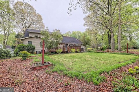 A home in Dacula