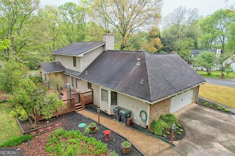 A home in Dacula