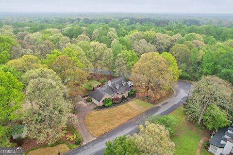 A home in Dacula