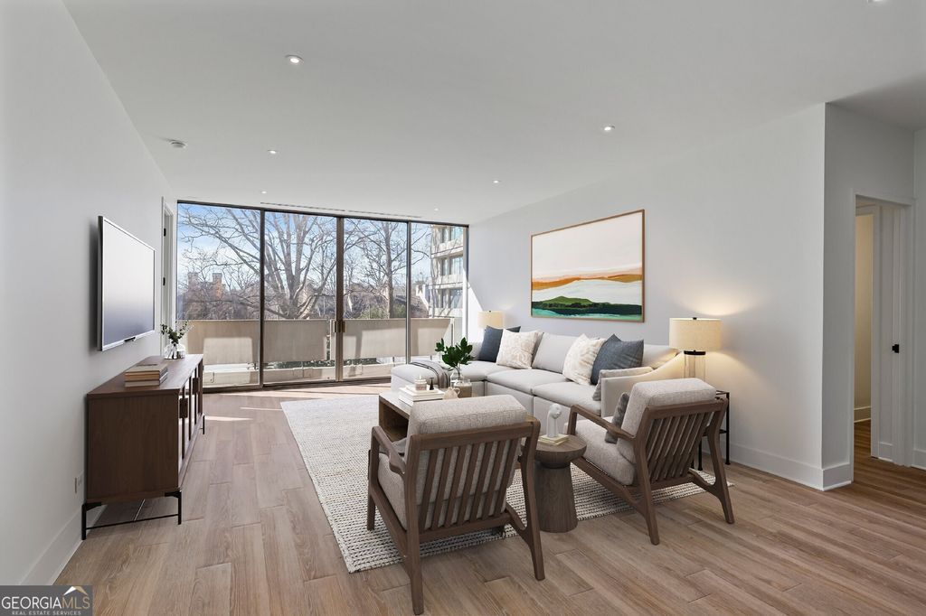 Photo of 2575 Peachtree Road NE #6G, Atlanta, GA 30305 (MLS # 10719870)