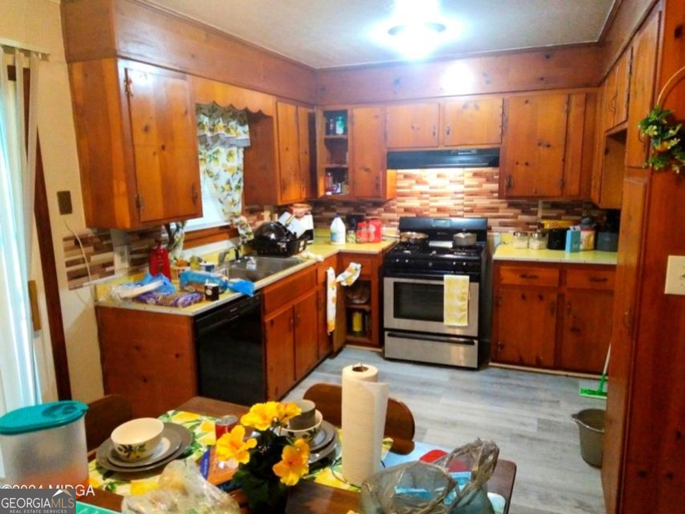 4158 Log Cabin DR