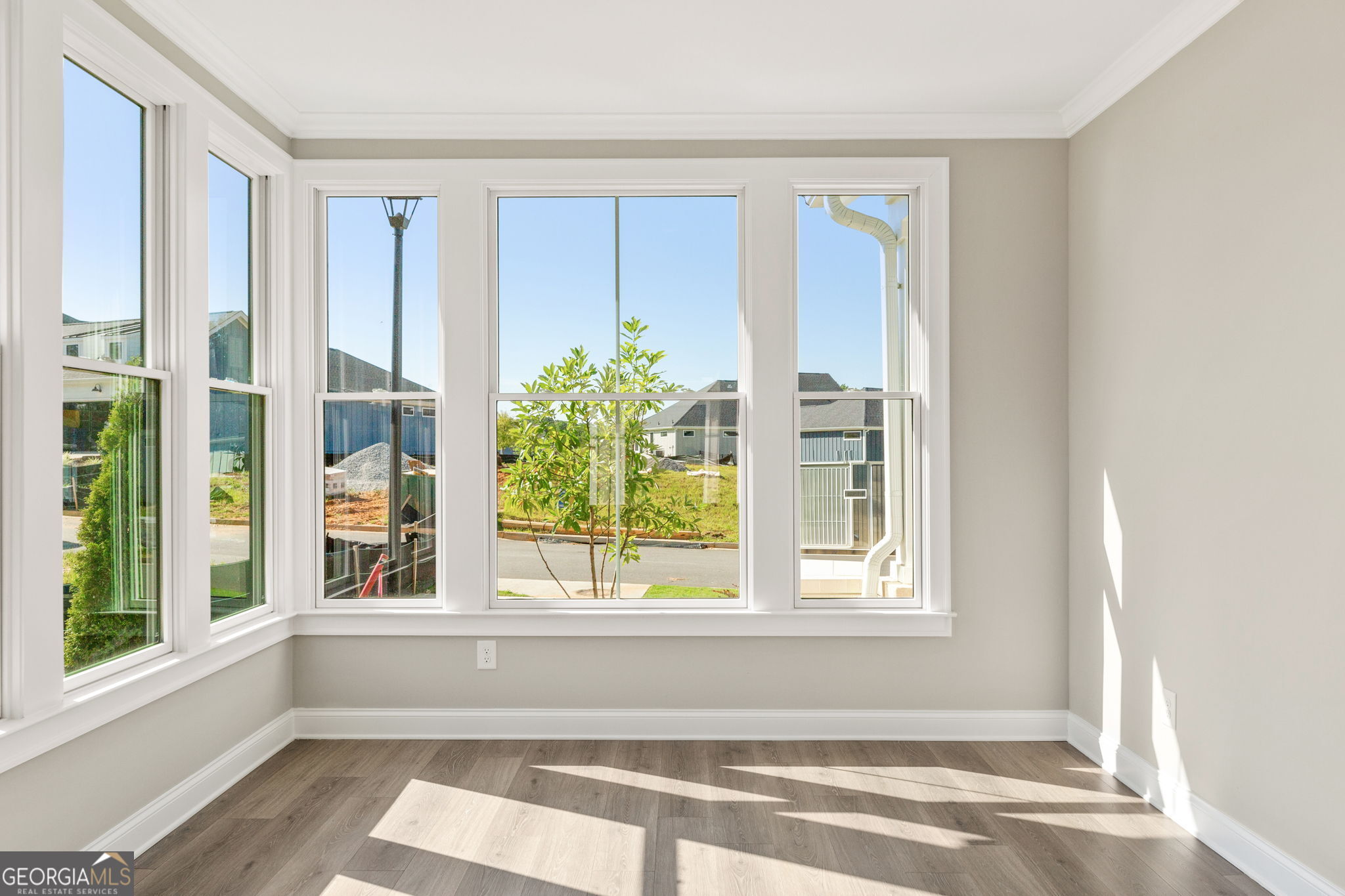 220 Persimmon WAY 6