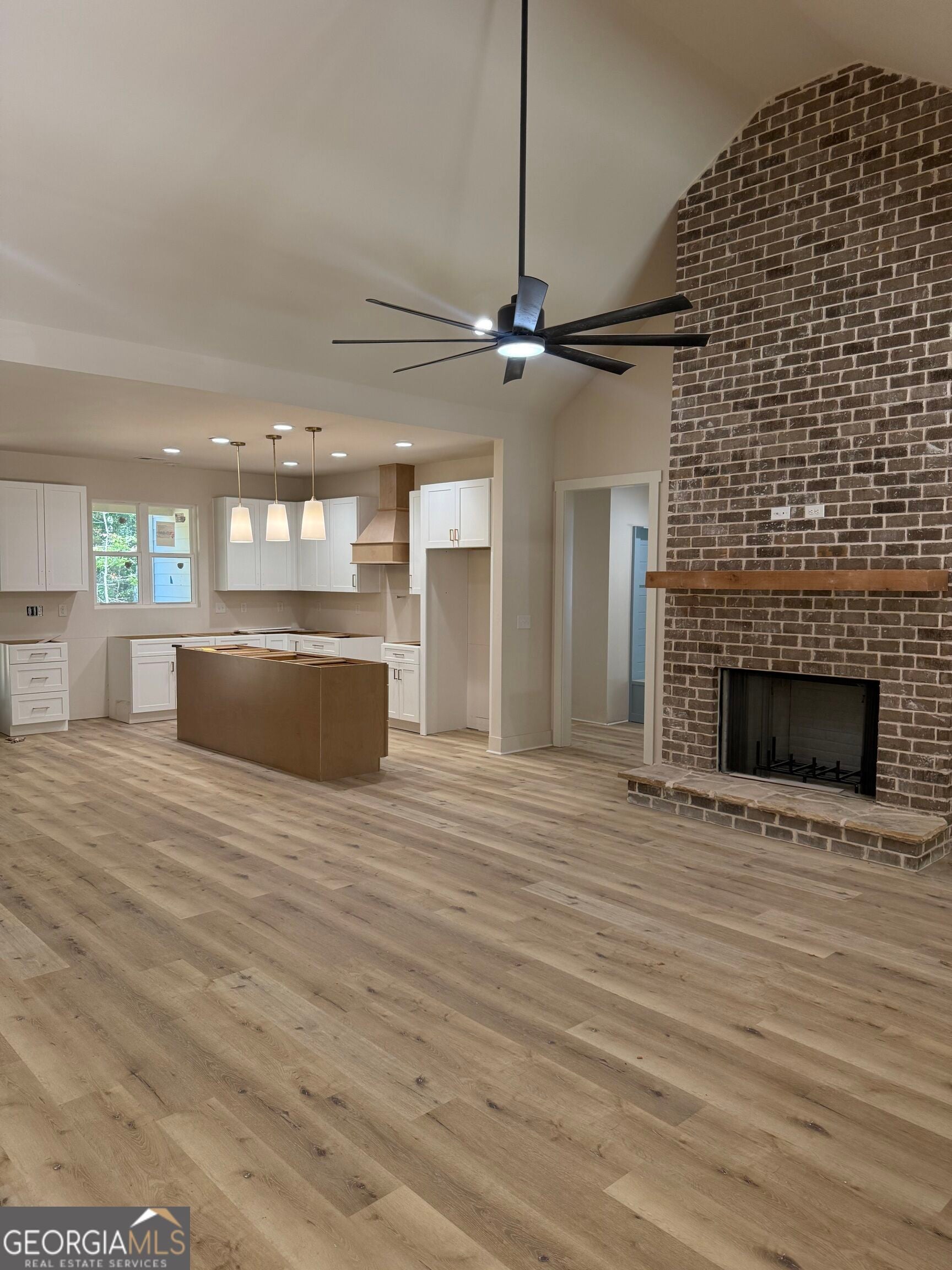 564 Charlotte LN