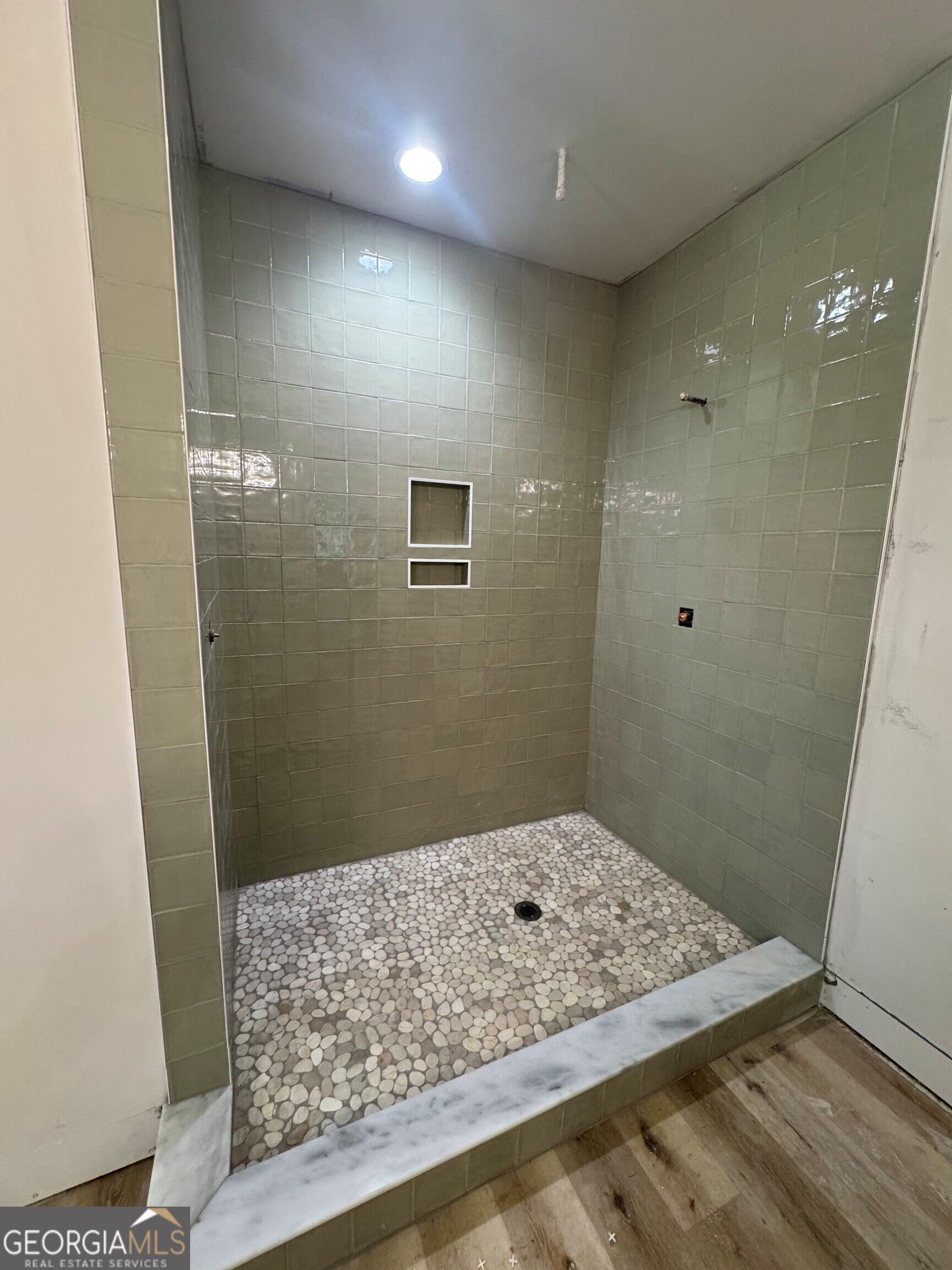 564 Charlotte LN