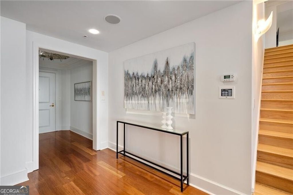 Photo of 75 14th Street NE #4820, Atlanta, GA 30309 (MLS # 10806031)