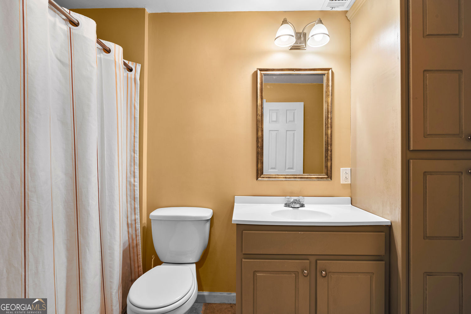 Covington, Georgia 30016, United States, 4 Bedrooms Bedrooms, ,4 BathroomsBathrooms,Residential,Active,195159