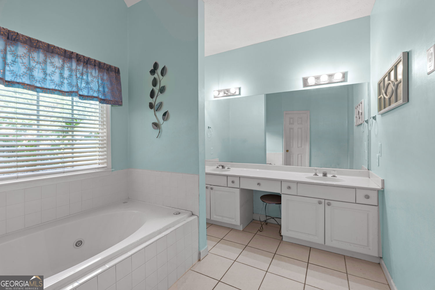 Covington, Georgia 30016, United States, 4 Bedrooms Bedrooms, ,4 BathroomsBathrooms,Residential,Active,195159