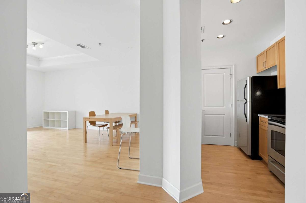 325 E Paces Ferry RD NE 1606