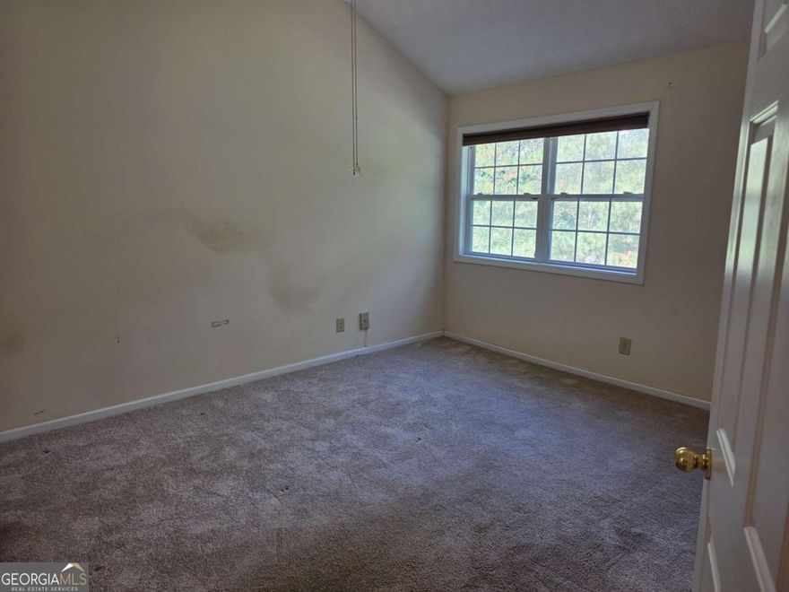 Best Deal in Stone Mountain move in ready 2 br 2 bath condo.