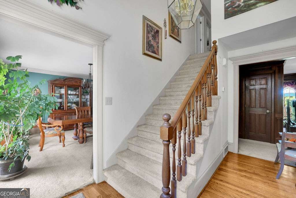 1339 Saint Michaels CT SW