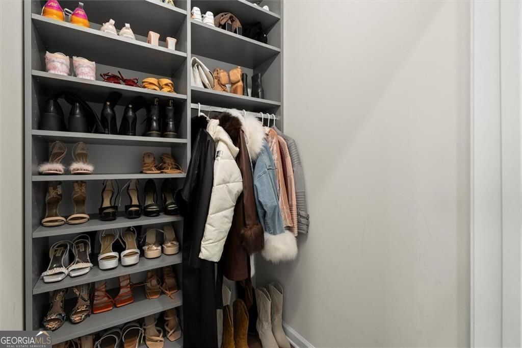 CHELSEA WALK - Residential