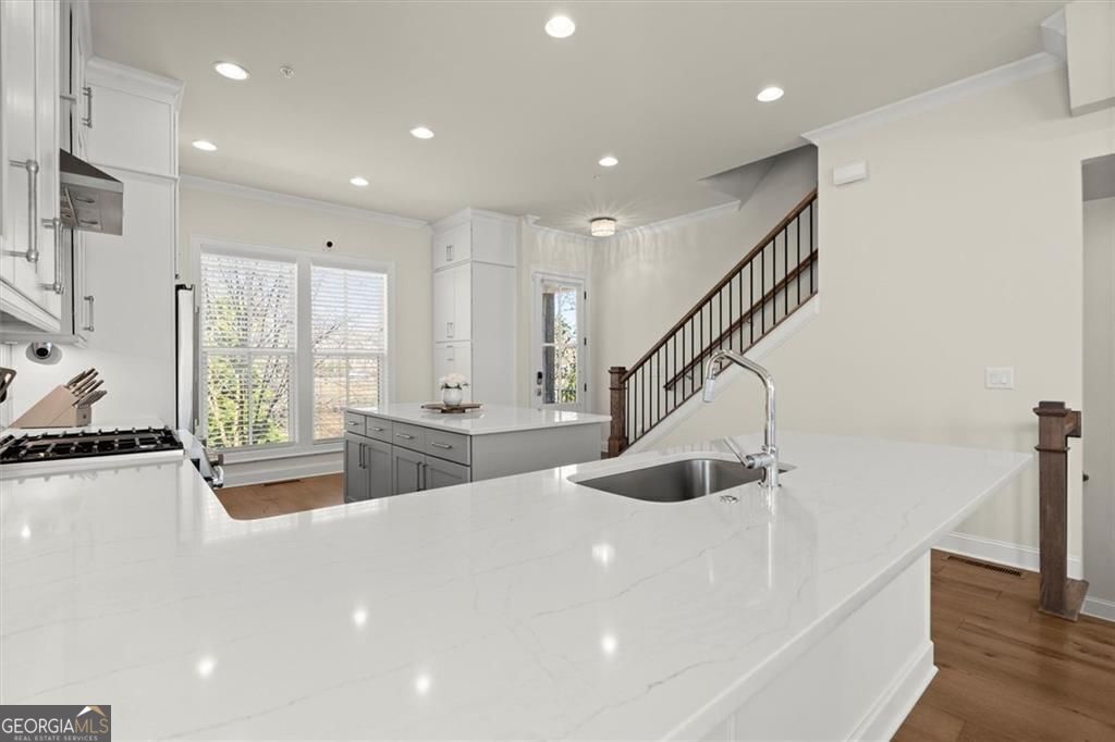 CHELSEA WALK - Residential