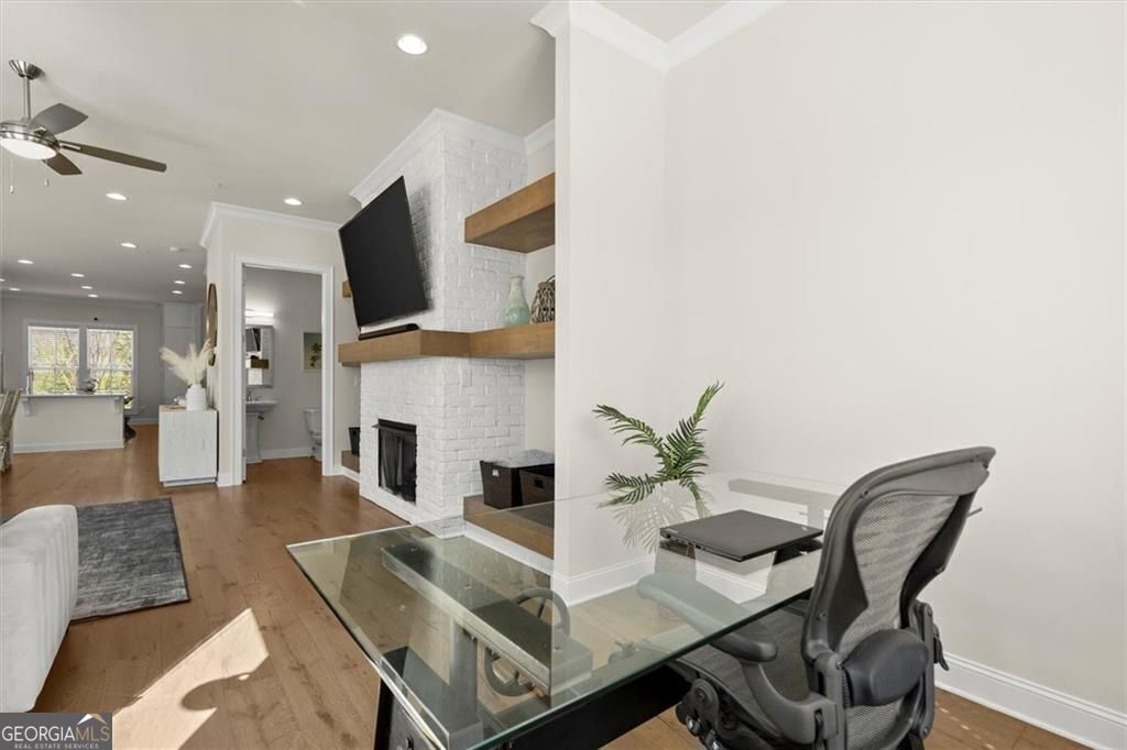 CHELSEA WALK - Residential