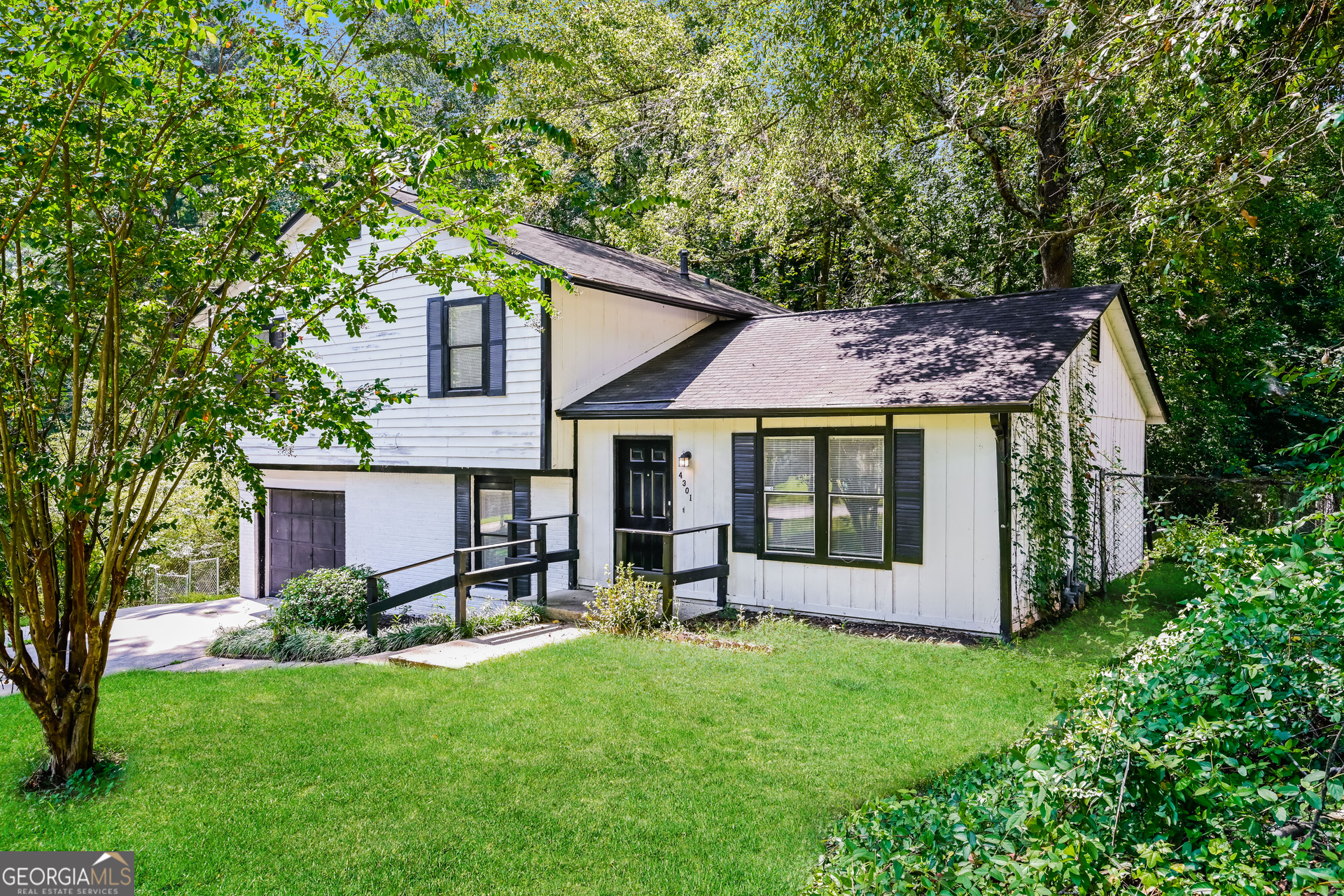 4301 Dogwood Farms DR