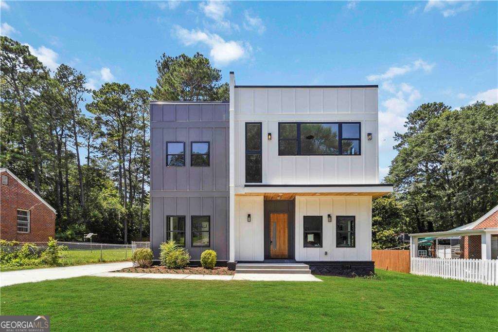 Photo of 1554 Columbia Circle, Decatur, GA 30032 (MLS # 10704351)