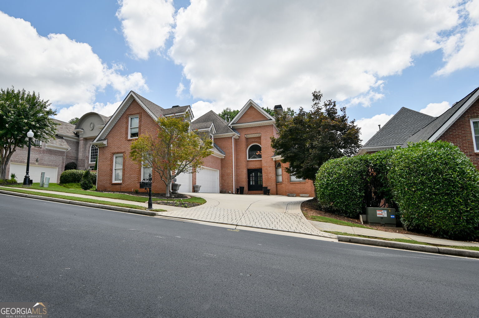 735 Falling Rocks CT