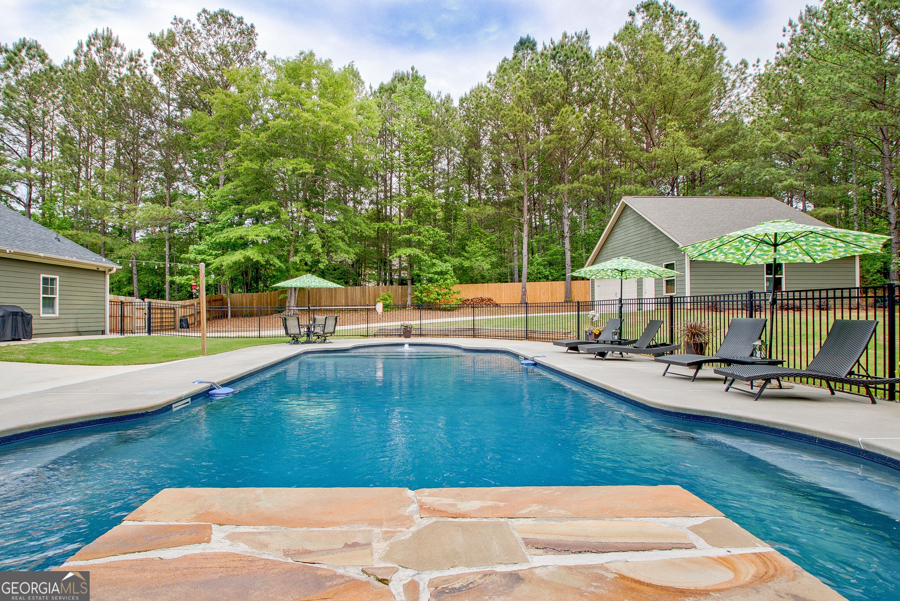138 Magnolia Place DR