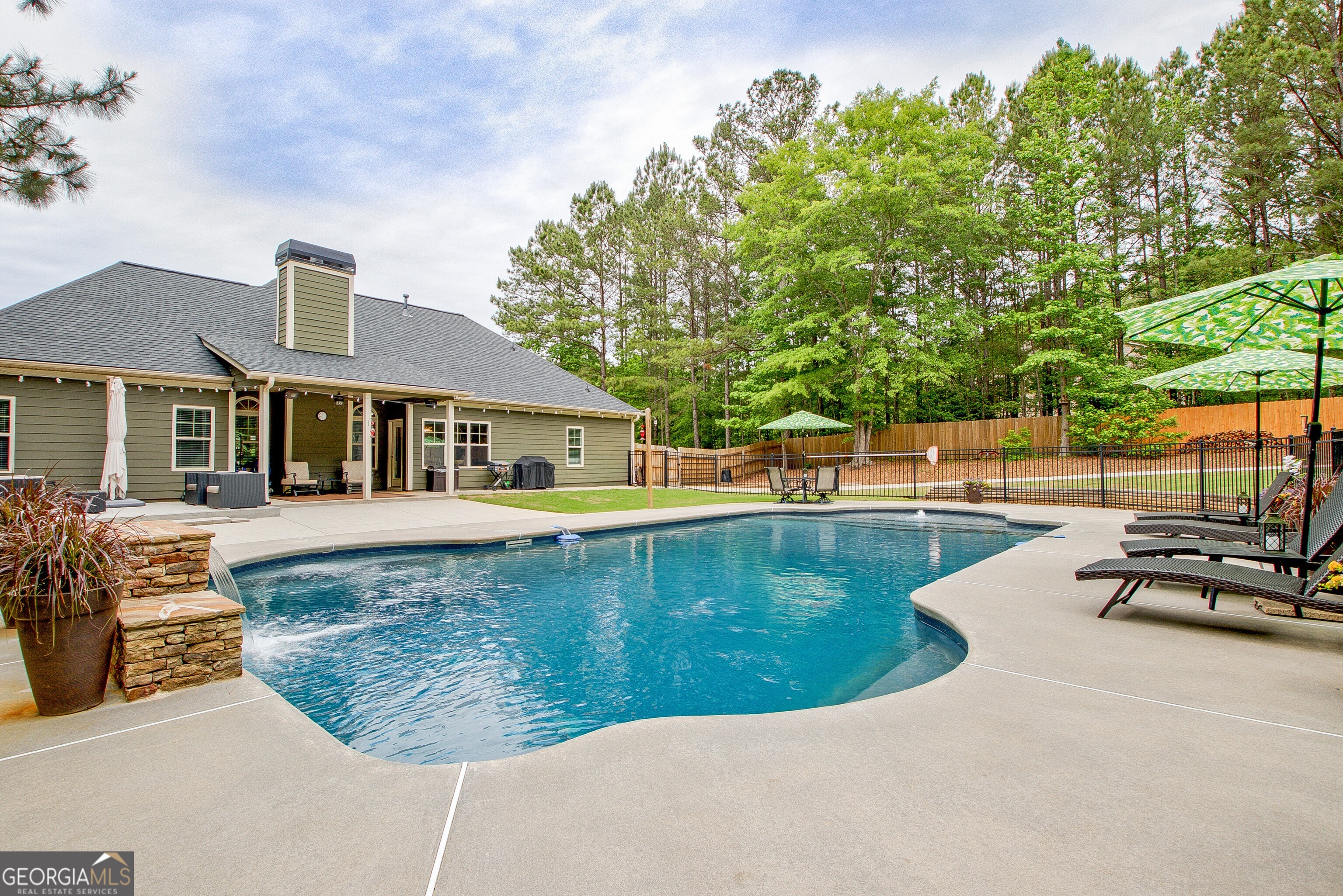 138 Magnolia Place DR