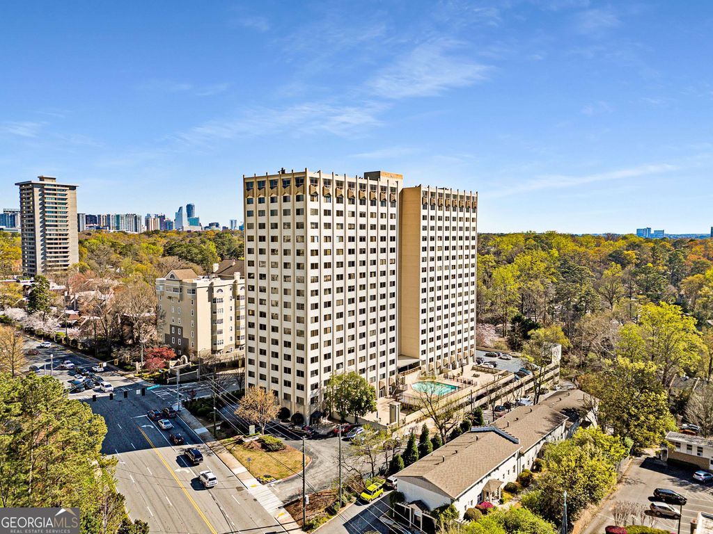 Photo of 2479 Peachtree Road NE #APT 1716, Atlanta, GA 30305 (MLS # 10648497)