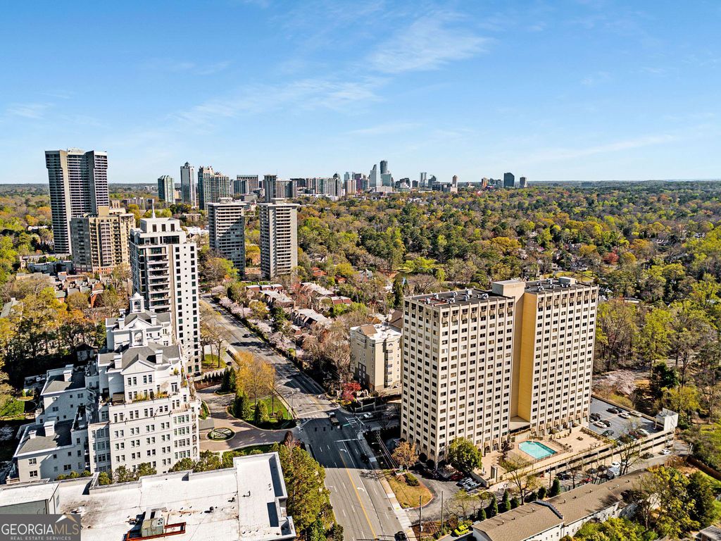 Photo of 2479 Peachtree Road NE #APT 1716, Atlanta, GA 30305 (MLS # 10648497)