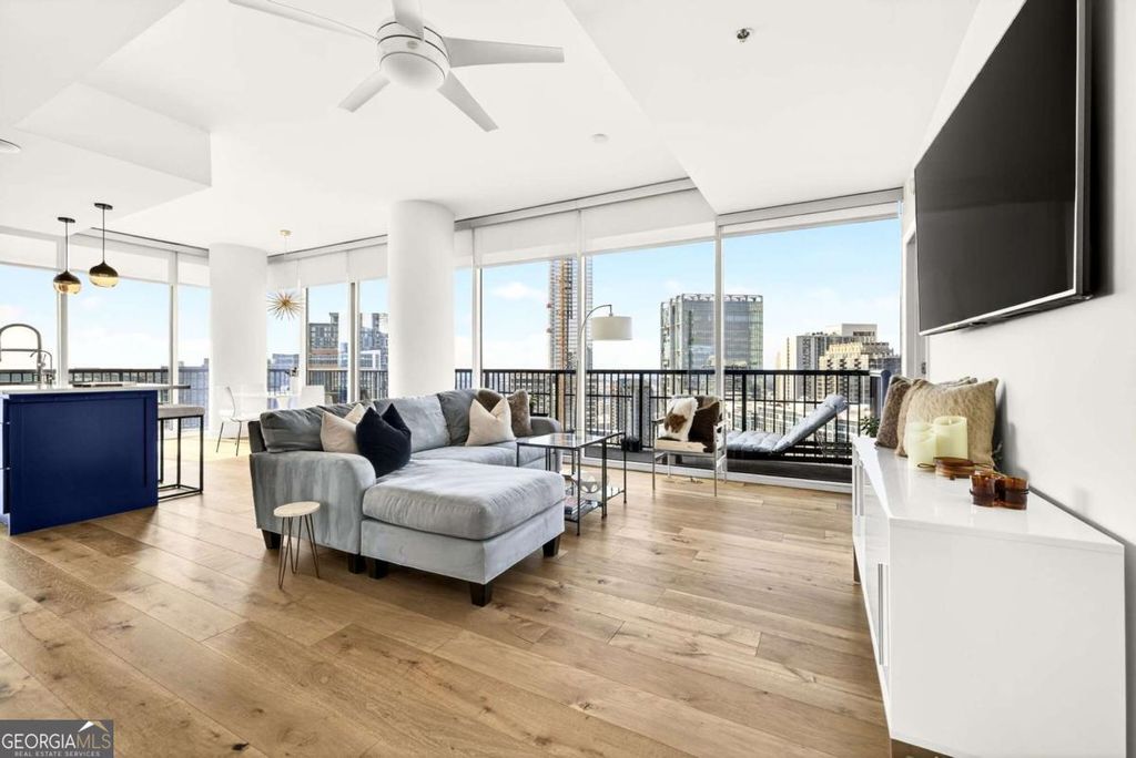 Photo of 1080 Peachtree Street NE #2611, Atlanta, GA 30309 (MLS # 10688882)