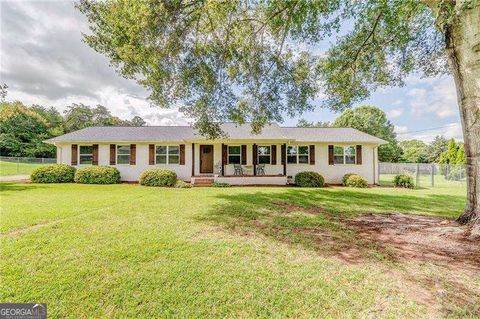 Photo of 109 Lake Street, Rockmart, GA 30153 (MLS # 10668102)