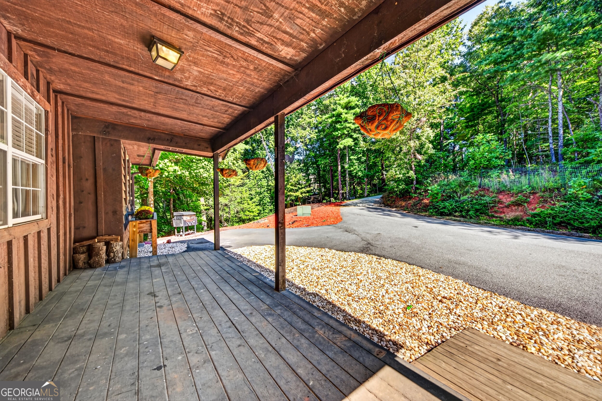 90 Amber LN
