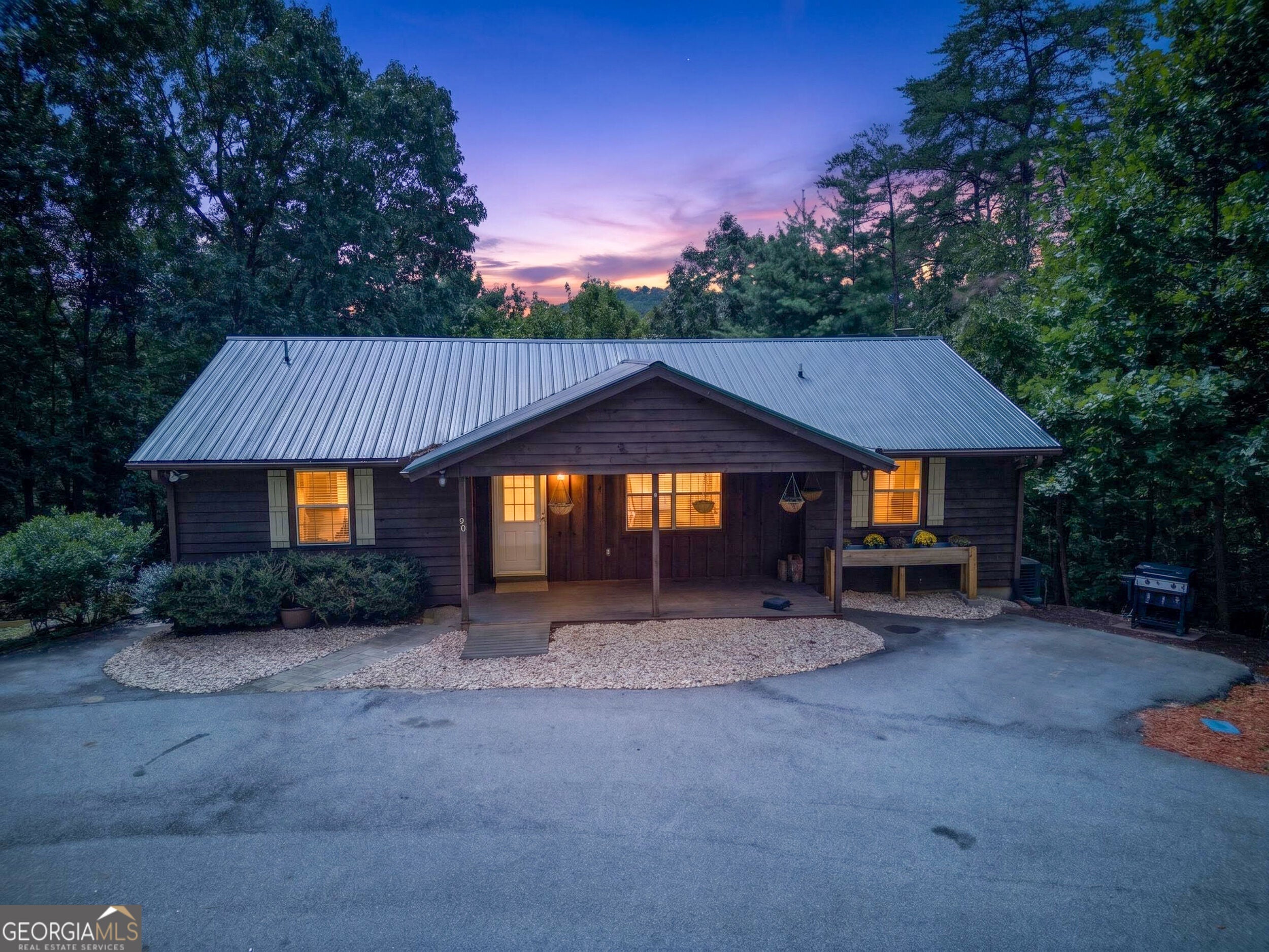 90 Amber LN