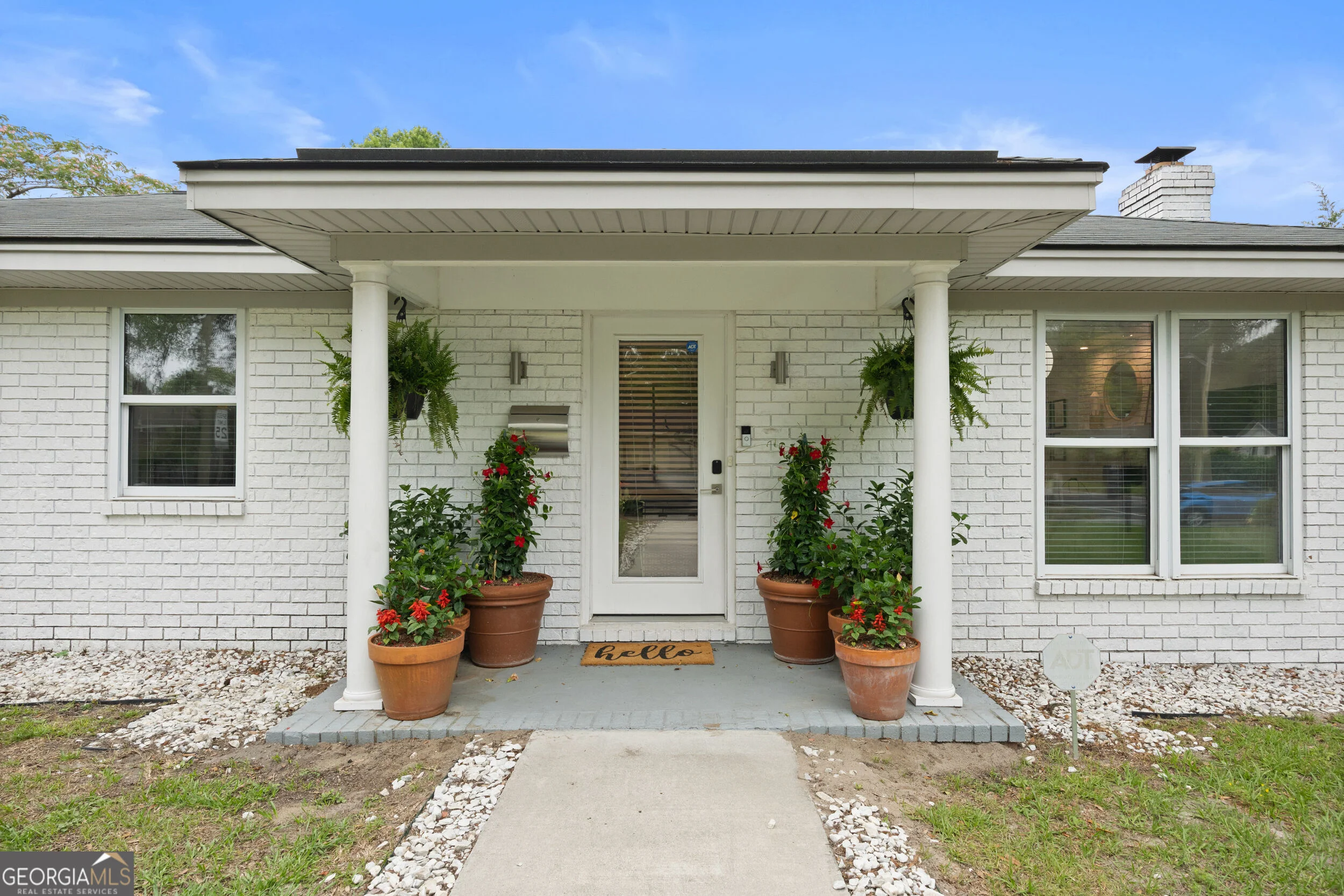 1520 E 49th Street