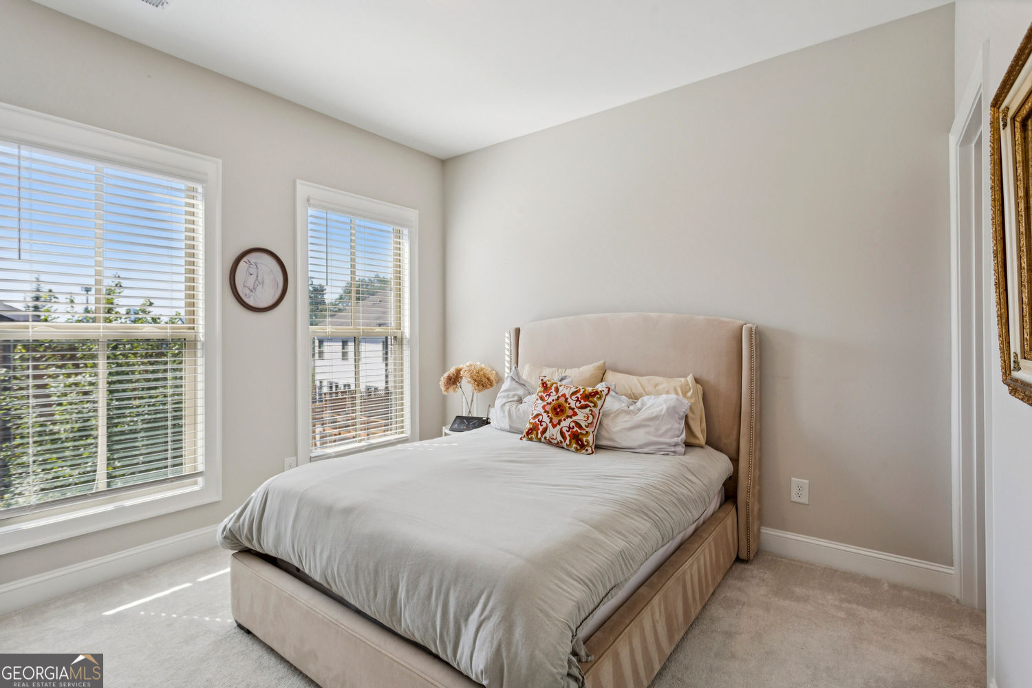 Sandy Springs, Georgia 30342, United States, 2 Bedrooms Bedrooms, ,3 BathroomsBathrooms,Residential,Active,212507