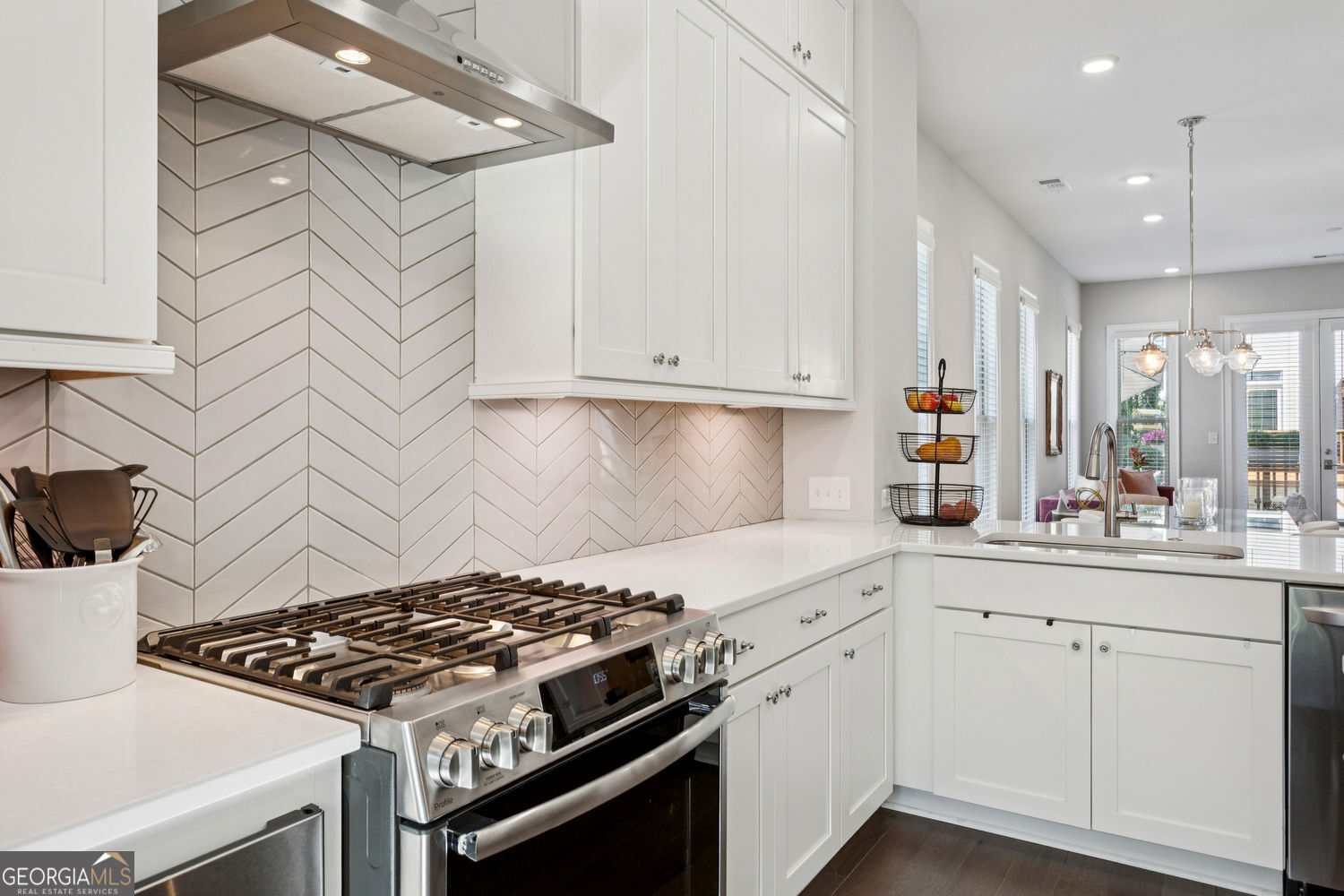 Sandy Springs, Georgia 30342, United States, 2 Bedrooms Bedrooms, ,3 BathroomsBathrooms,Residential,Active,212507