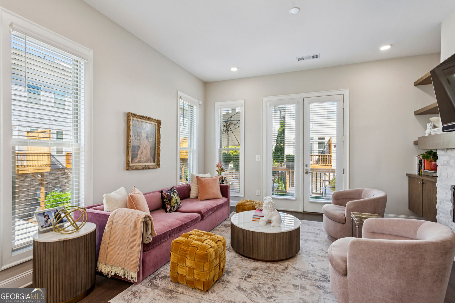 Sandy Springs, Georgia 30342, United States, 2 Bedrooms Bedrooms, ,3 BathroomsBathrooms,Residential,Active,212507