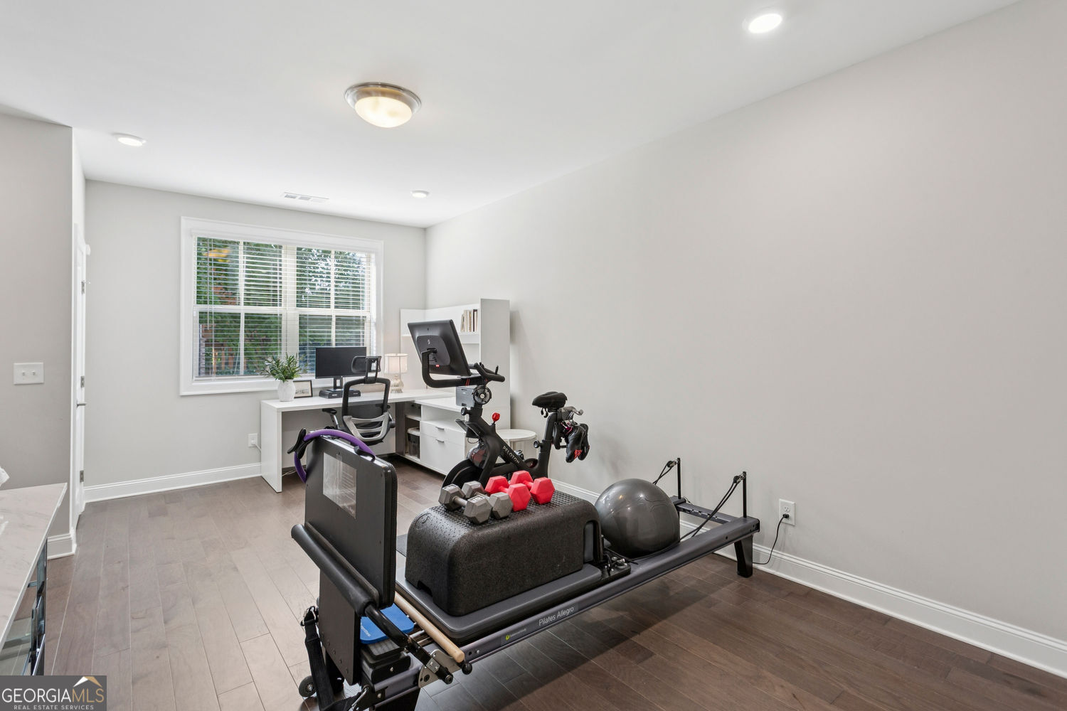 Sandy Springs, Georgia 30342, United States, 2 Bedrooms Bedrooms, ,3 BathroomsBathrooms,Residential,Active,212507