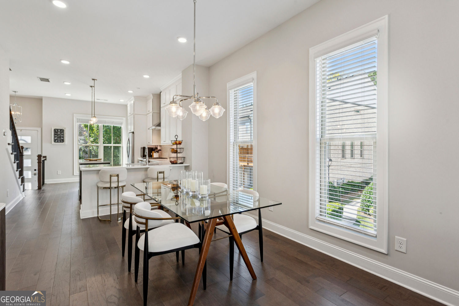 Sandy Springs, Georgia 30342, United States, 2 Bedrooms Bedrooms, ,3 BathroomsBathrooms,Residential,Active,212507