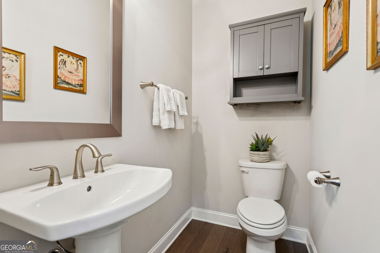 Sandy Springs, Georgia 30342, United States, 2 Bedrooms Bedrooms, ,3 BathroomsBathrooms,Residential,Active,212507