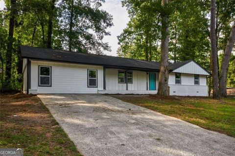 1961 Oak Leaf CT SW Marietta GA 30008