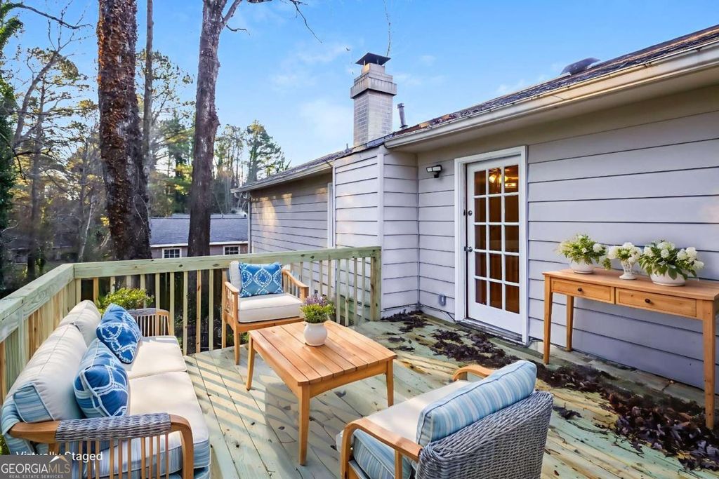 Photo of 282 Somerset Court, Lawrenceville, GA 30044 (MLS # 10661061)