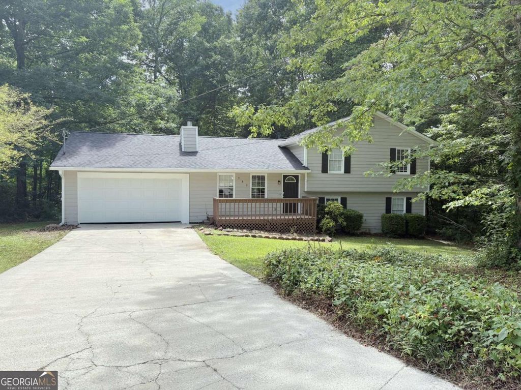 Photo of 385 Nectarine Drive, Newnan, GA 30265 (MLS # 10776033)