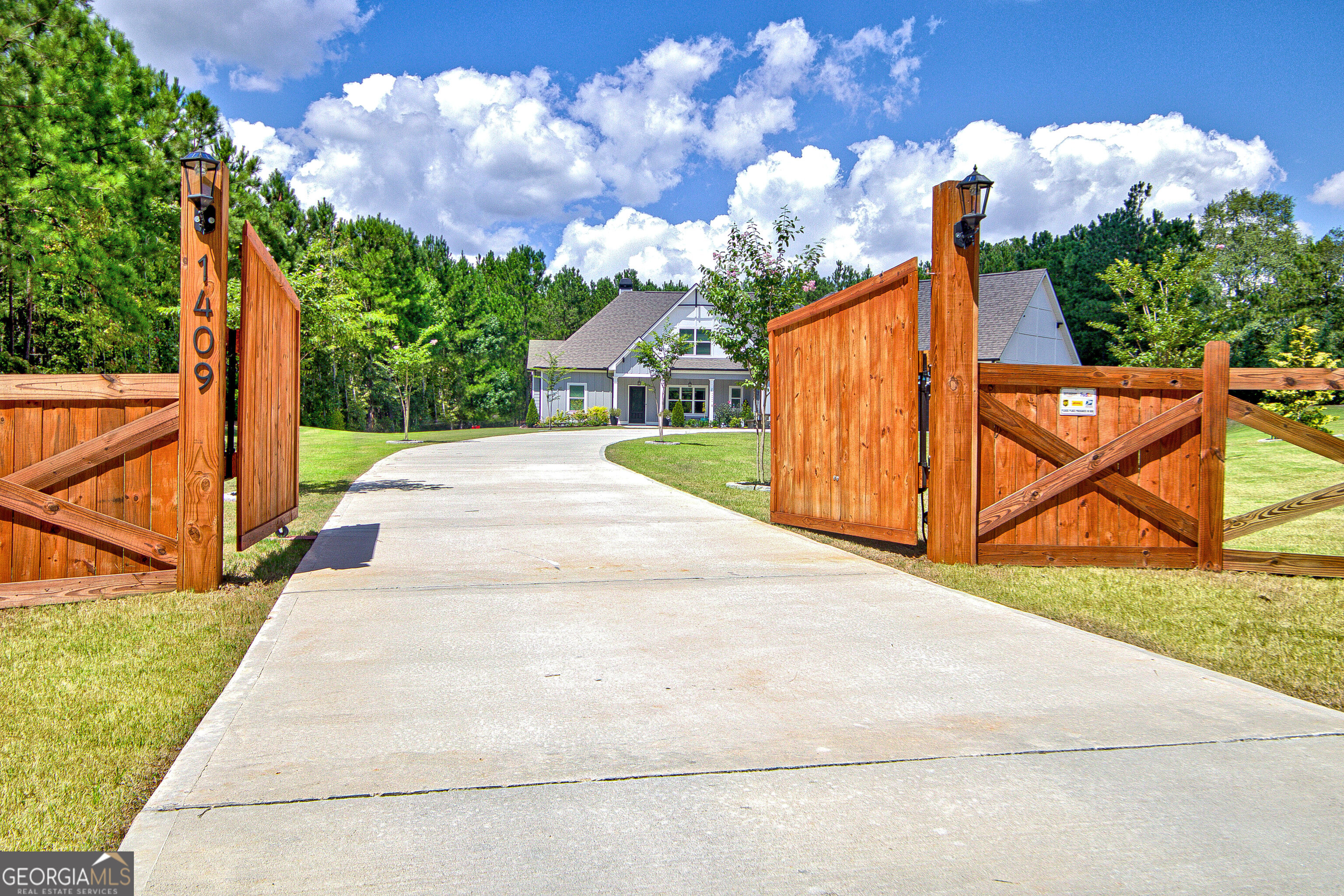 View Senoia, GA 30276 house