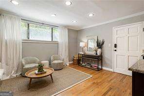 880 Glendale TER NE 9