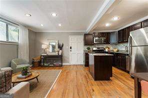 880 Glendale TER NE 9