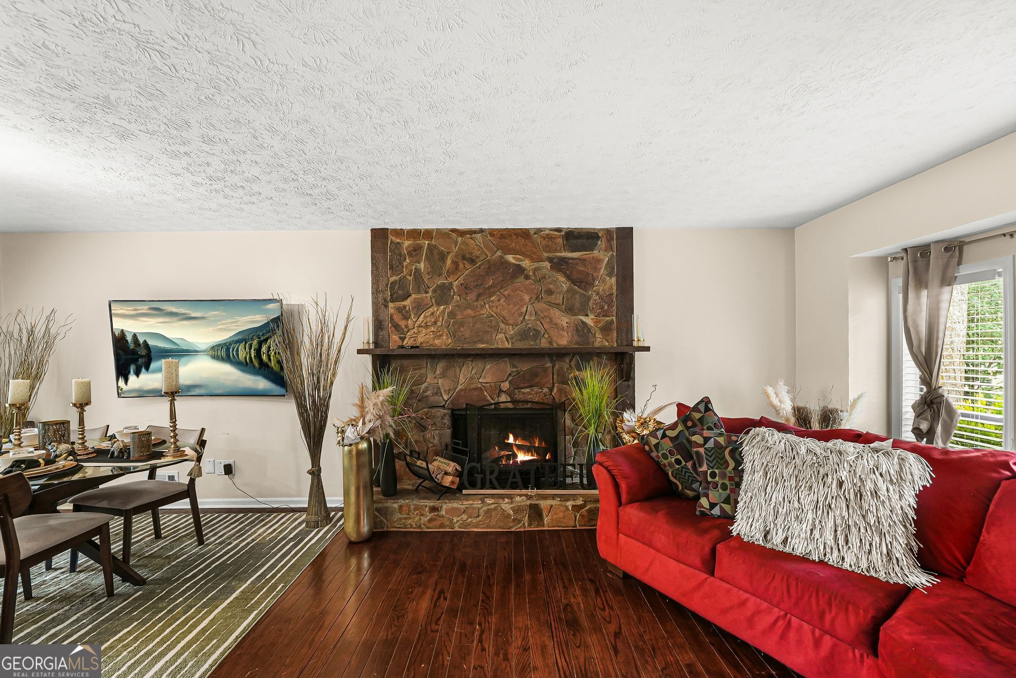 946 Fox Chase
