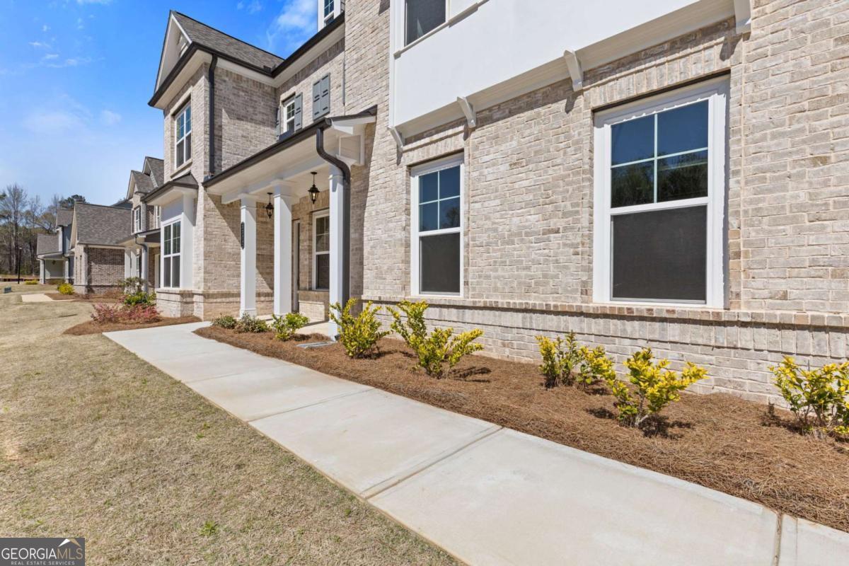 3832 Cheyenne LN