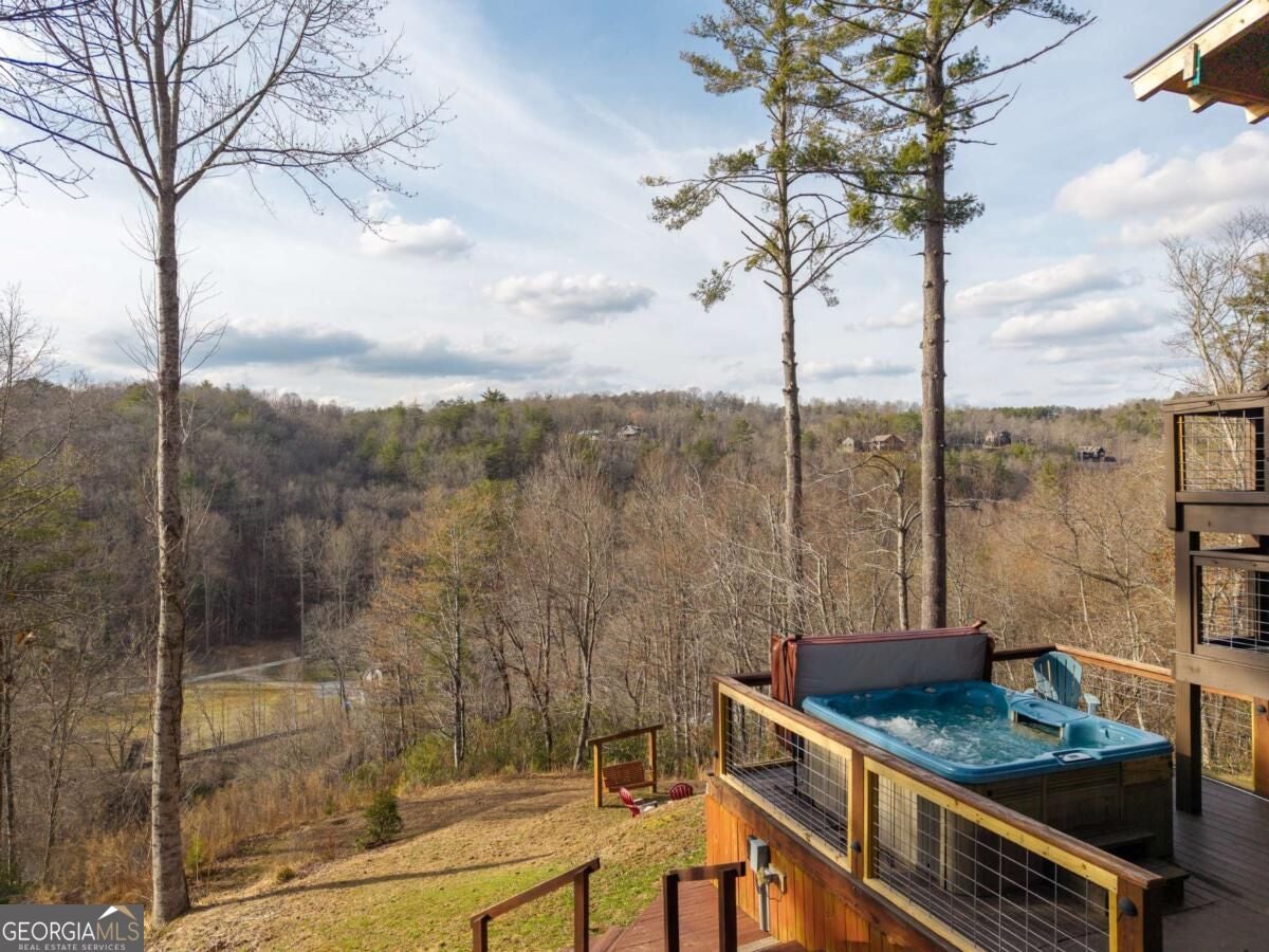 153 Riverview CIR